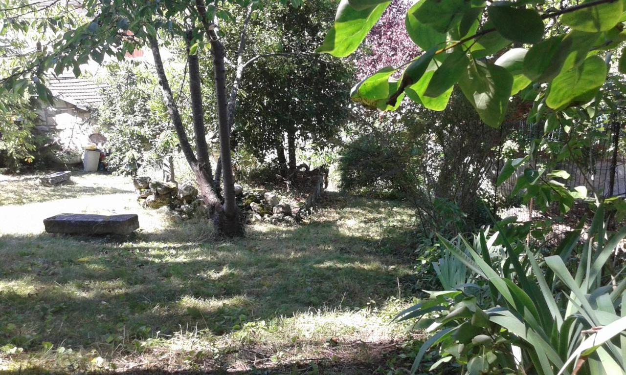 Au Grand Sapin * Henonville