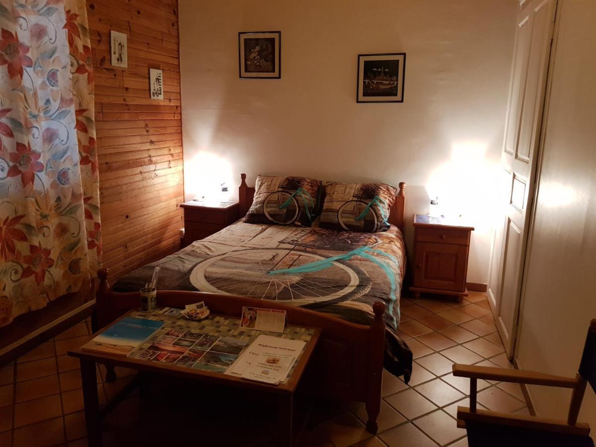 Au Grand Sapin Homestay Henonville